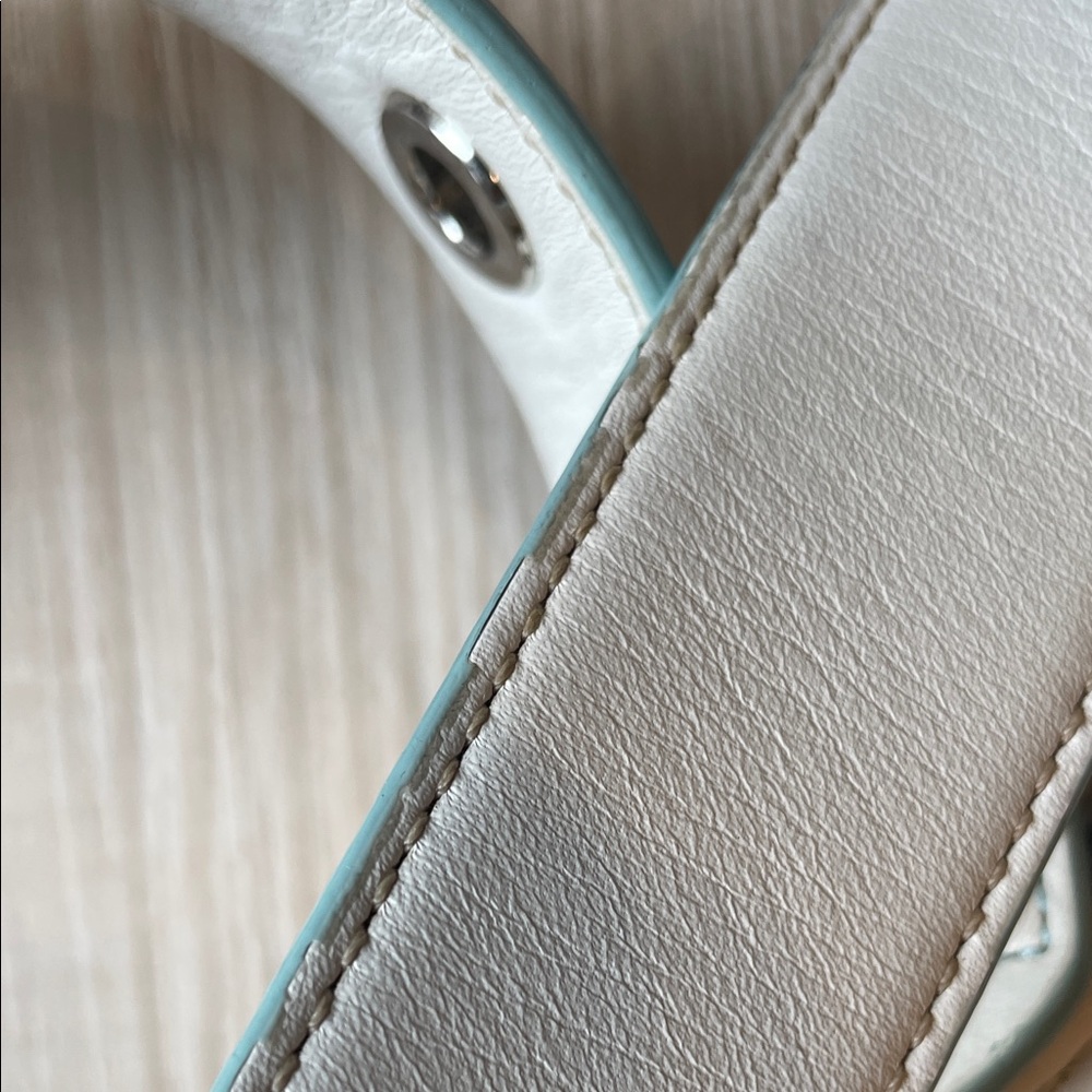Coach Floral Embroidered Cream Shoulder Bag - Picture 11 of 16
